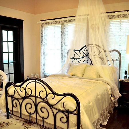 Texas Forest Country Retreat Huntington Bagian luar foto
