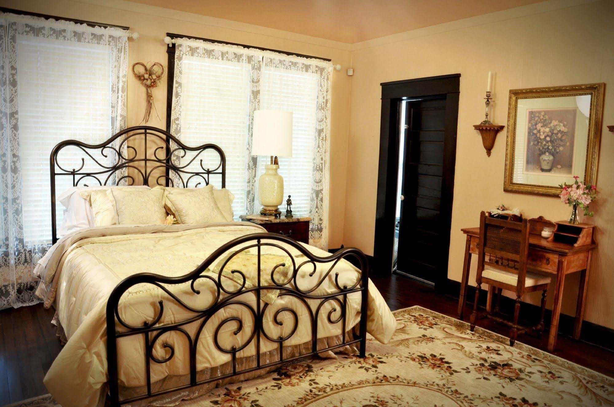 Texas Forest Country Retreat Huntington Bagian luar foto